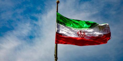 Top zece lucruri bizare despre Iran! Violatorul se căsătorește cu victima, iar fetele se pot mărita de la 13 ani! Ce mesaj „ascunde” steagul?
