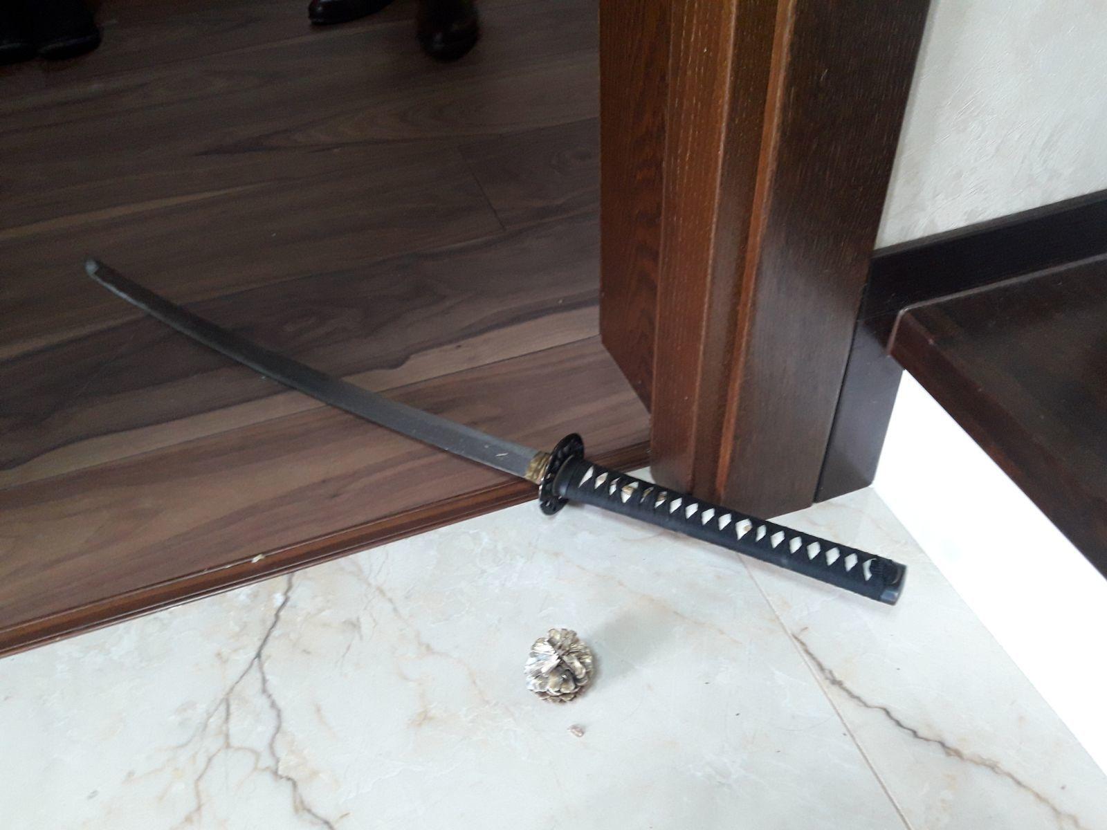 &bdquo;A mea sau a nimănui&rdquo;! O t&acirc;nără din Iași a privit cum fostul concubin &icirc;i atacă iubitul cu o sabie