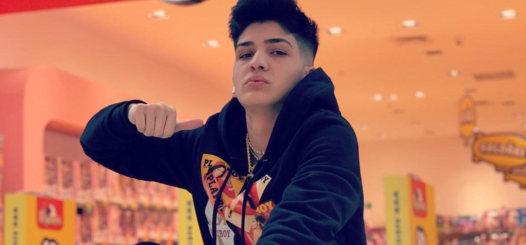 C&acirc;ți bani cere Abi Talent pentru un concert. Are doar 8 clase dar c&acirc;știgă mai bine dec&acirc;t mulți artiști din Rom&acirc;nia