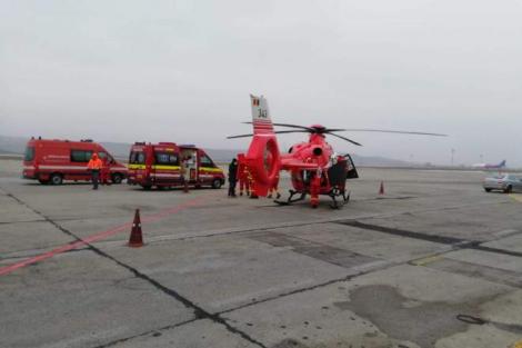 Elicopter SMURD, la un pas de tragedie! Manevră urgentă pentru salvarea echipajului ce tocmai predase un pacient