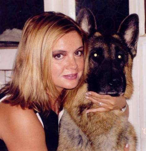 Câinii Cristinei Țopescu, gest ce i-a cutremurat pe polițiști! Ce au făcut animalele, după moartea prezentatoarei