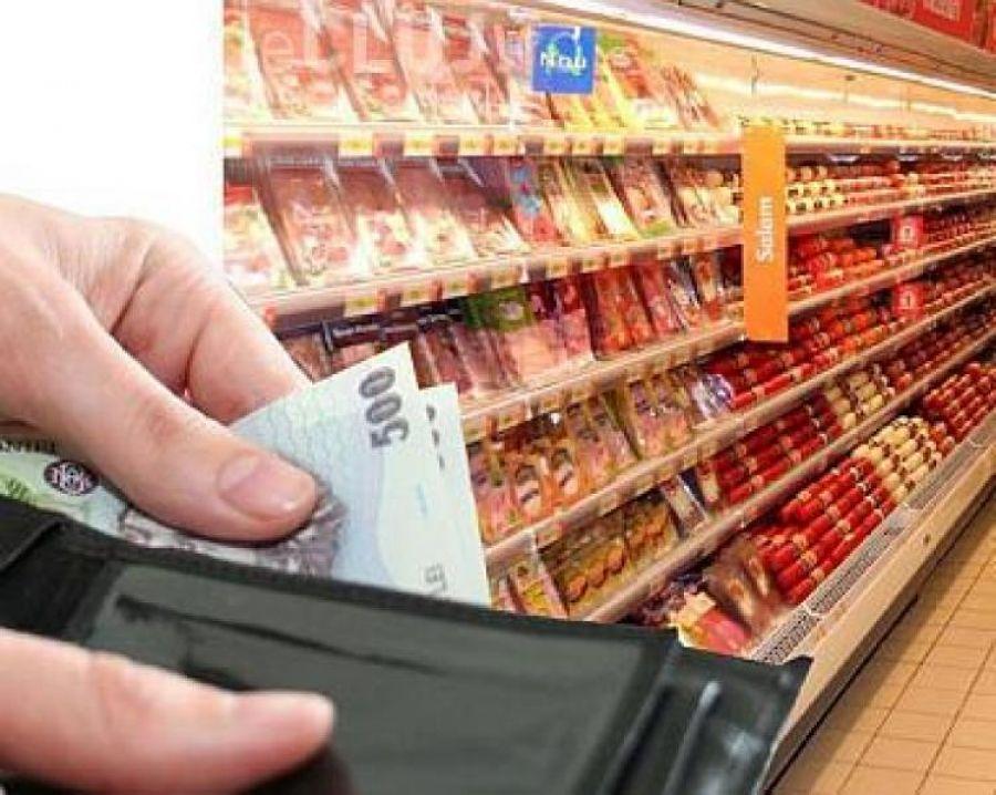 Rom&acirc;nii scot mai mulți bani din buzunare. Cartofii, ţigările şi serviciile de apă, canal şi salubritate, pe lista scumpirilor