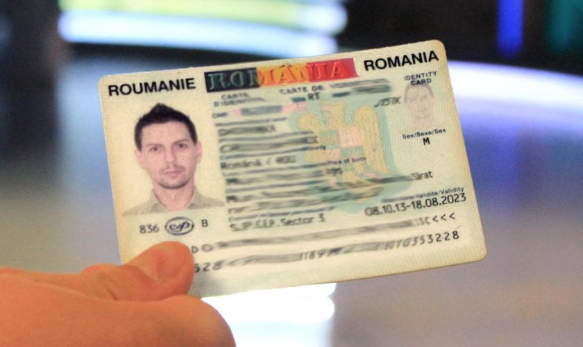 Se schimbă cărțile de identate. Ce se &icirc;nt&acirc;mplă cu cei care vor opta pentru acte fără cip