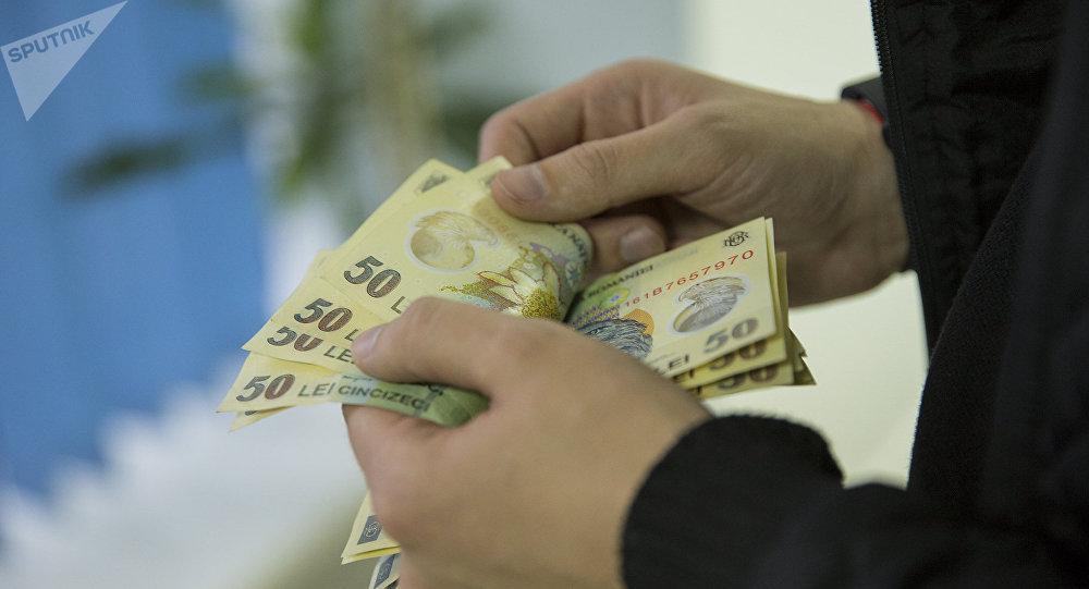 Oficial, Guvernul am&acirc;nă punerea &icirc;n aplicare a legii care dublează alocațiile. Nu există bani!