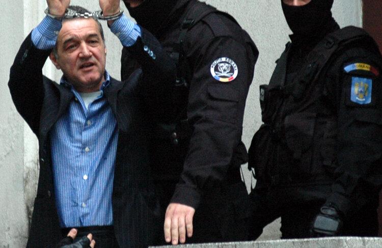 Gigi Becali i-a mulțumit judecătorului care l-a condamnat la &icirc;nchisoare, &icirc;n dosarul Valiza: "A fost o bucurie, nu mi-a dat mult"