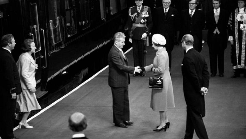 Regina Elisabeta a II-a, gest incredibil în timpul vizitei lui Nicolae Ceaușescu în Marea Britanie