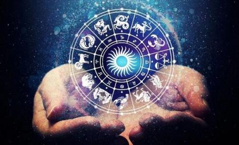 Horoscop weekend 17-19 ianuarie 2020. Se anunță schimbări în viața amoroasă a acestor zodii