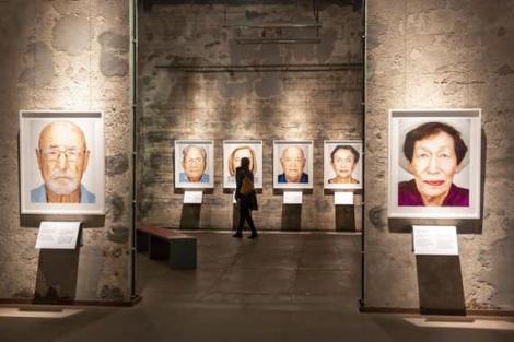 O expoziţie cu 75 de portrete ale unor supravieţuitori ai Holocaustului va fi vernisată de Angela Merkel la Essen