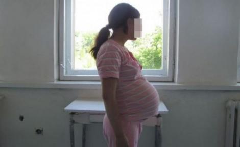 A fost lăsată însărcinată la 14 ani de un bărbat de 27, în Botoșani! Tatăl copilului ei i-a făcut o promisiune uluitoare, cu o condiție!