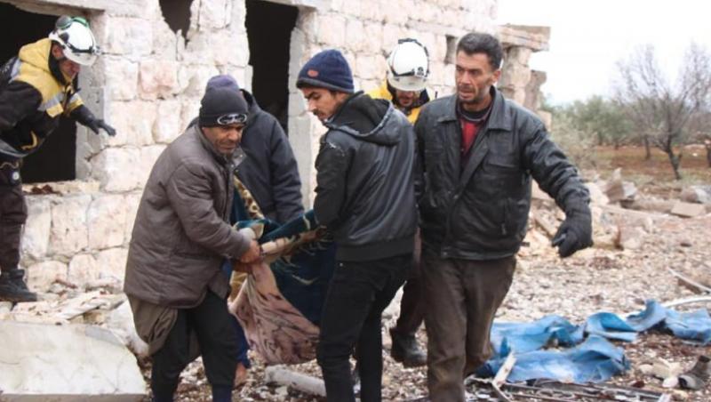 O persoană ucisă în Siria, scoasă din dărâmături.