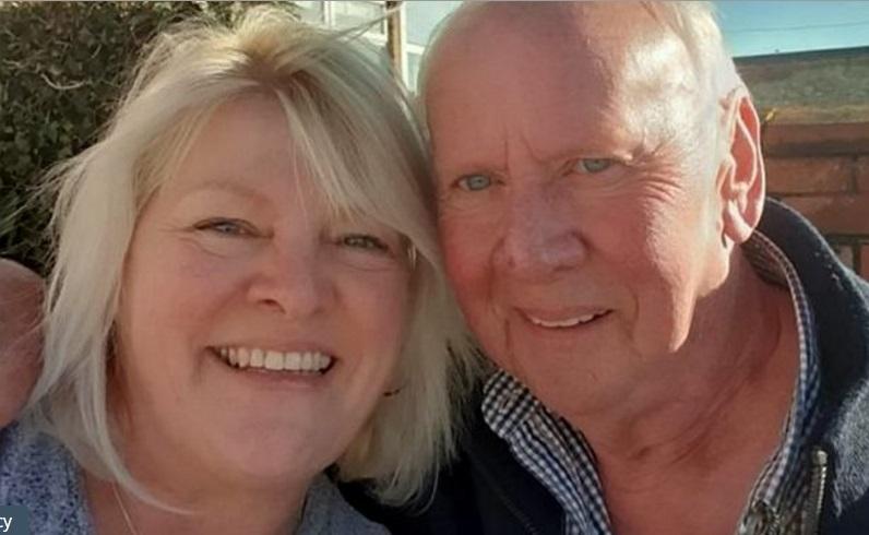 Și-a găsit tatăl pe Facebook, după 56 de ani! &bdquo;Mi-a trimis un mesaj că &icirc;i place fotografia mea&rdquo;