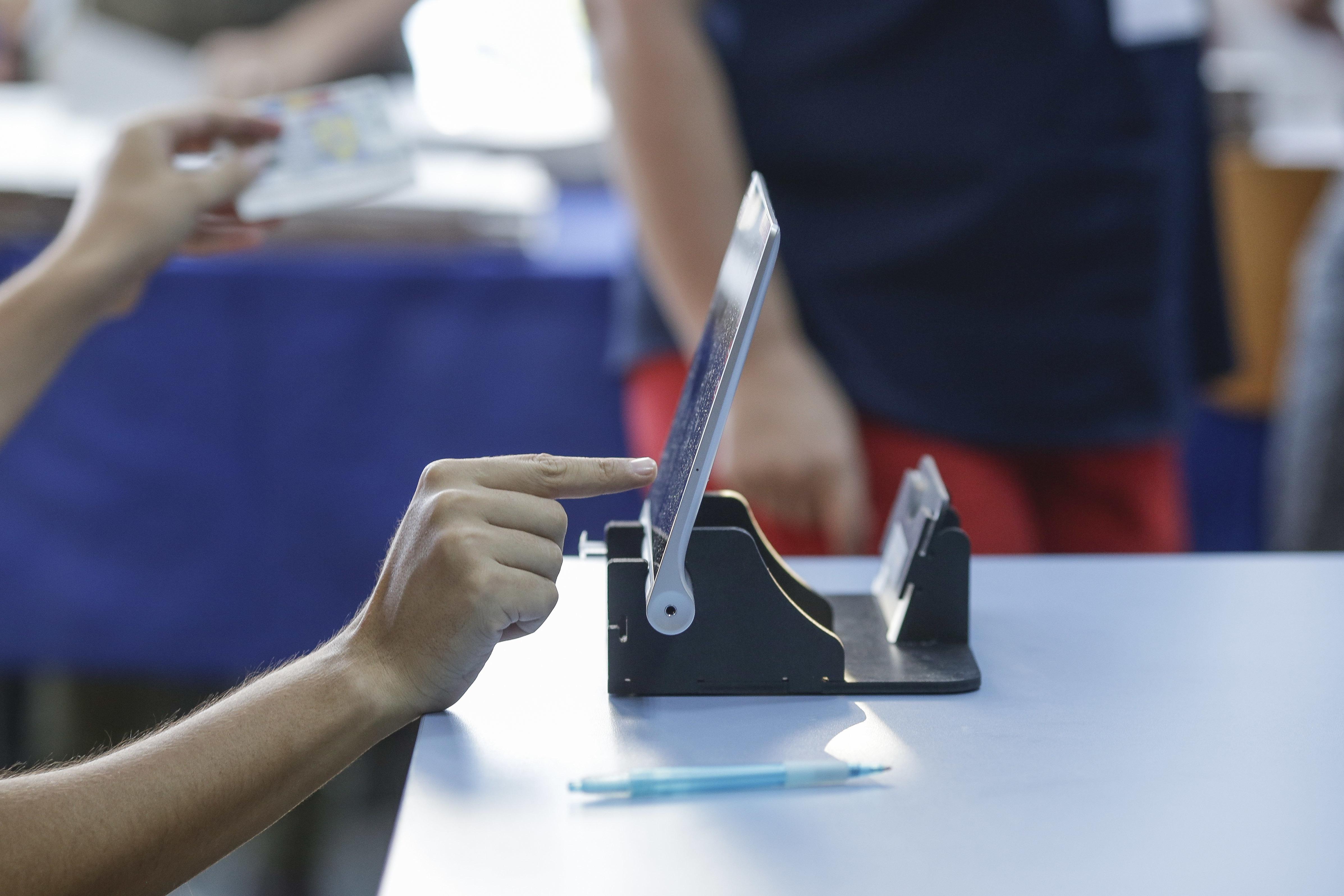 Serviciul de Telecomunicaţii Speciale a lansat o licitaţie de peste 54 milioane euro pentru achiziţia de echipamente