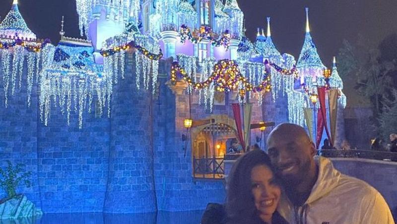 Kobe Bryant și soția lui, Vanessa, la Disneyland.