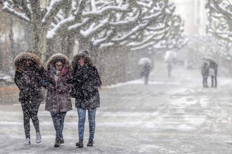 Iarna se întoarce în România! Unde sunt anunțate lapoviță și ninsori, în următoarele zile