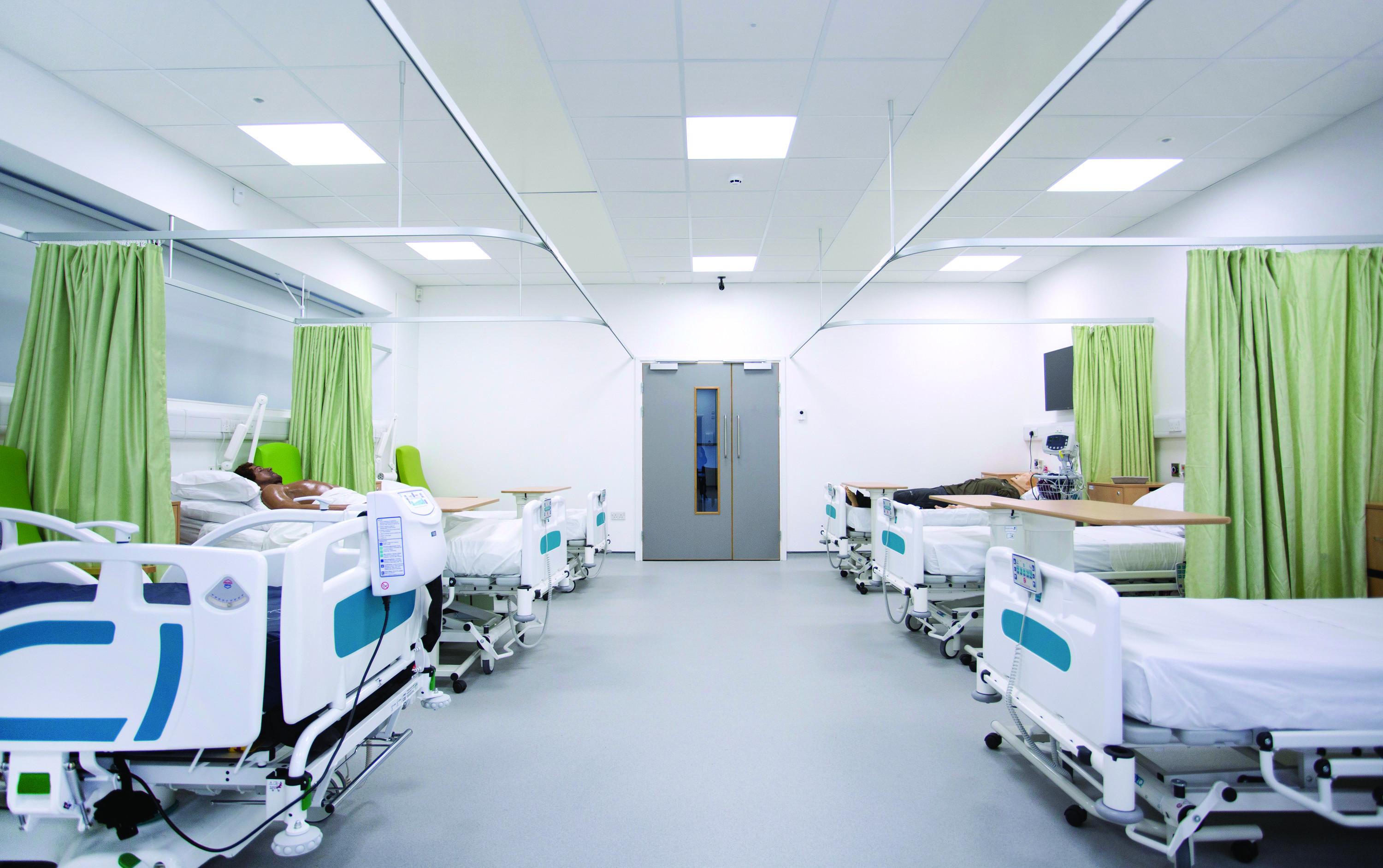 Alertă de coronavirus la Cluj!  Pasageri izolați &icirc;n avion. Stewardesă suspectă că ar avea virusul