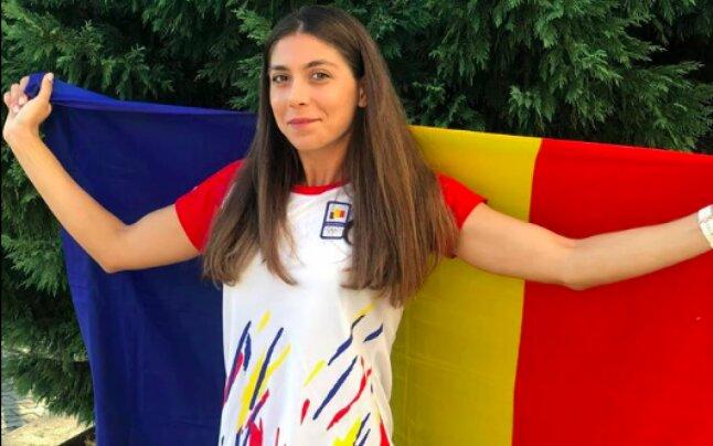 T&acirc;năra atacată pentru cruce de Bobotează este răsplătită de Biserică. Ce a primit aceasta pentru curajul ei