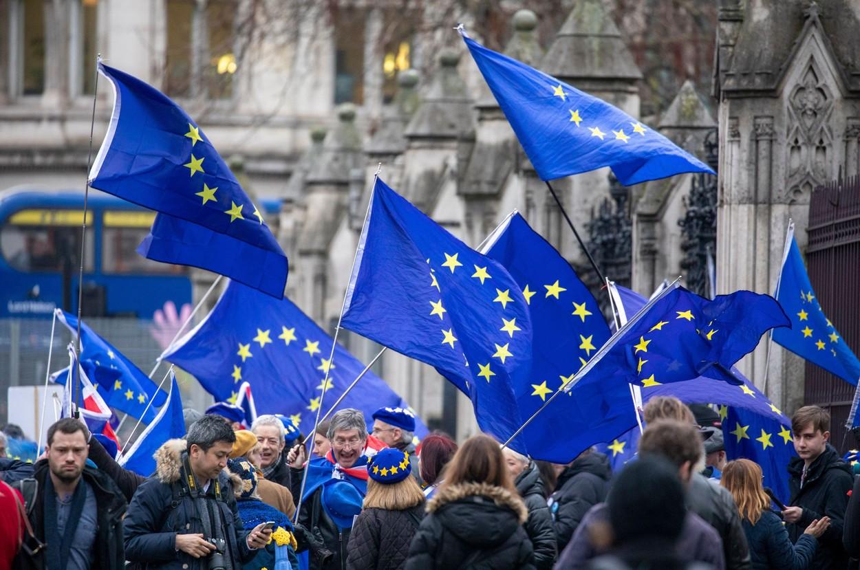 Cum vor fi afectați rom&acirc;nii care locuiesc sau vor să meargă &icirc;n Marea Britanie, după Brexit! Schimbări importante!