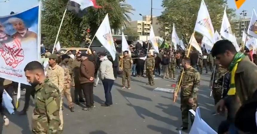 Mii de irakieni au strigat "Moarte Americii!" la funeraliile generalului Qassem Soleimani şi ale lui Abou Mehdi al-Mouhandis