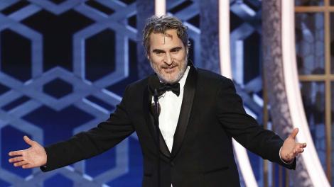Globurile de Aur 2020: Succesul filmul „Joker” i-a adus lui Joaquin Phoenix premiul de cel mai bun actor
