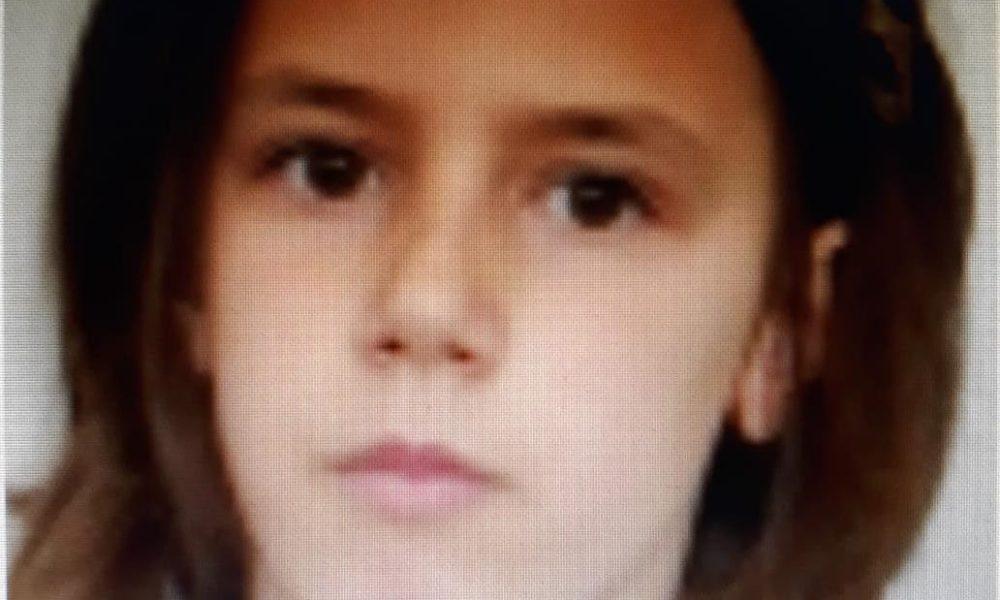 Fata de 13 ani dispărută de acasă a fost găsită, dar refuză să se &icirc;ntoarcă la familia ei din Voineasa. Ce se va &icirc;nt&acirc;mpla cu adolescenta&nbsp;