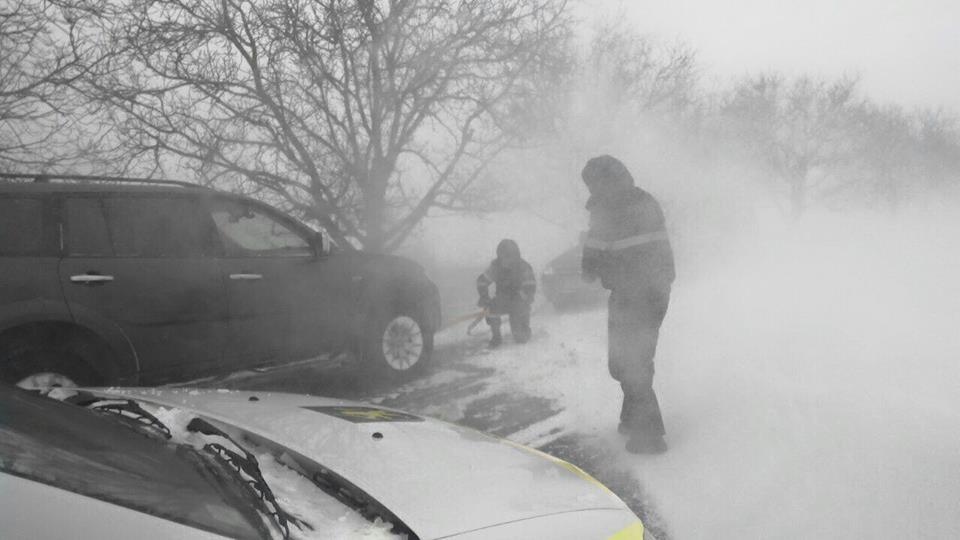 Aerul polar a adus deja un episod violent de ninsori. Moldova, paralizată &icirc;n viscol. Ce se &icirc;nt&acirc;mplă cu vremea &icirc;n zilele următoare