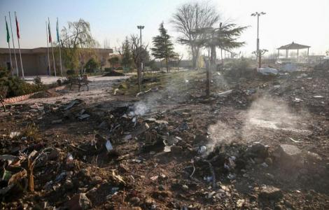 Avionul Boeing 737 aparţinând companiei ucrainene Ukraine International Airlines a luat foc şi s-a întors din drum înainte să se prăbuşească în Iran, anunţă anchetatorii iranieni în raportul preliminar