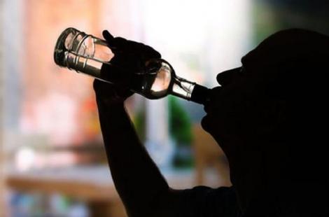 Vești bune pentru români! Consumul de alcool în spații publice, lege nouă! Care sunt regulile