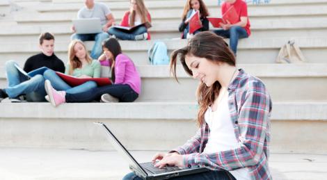 Cinci joburi online profitabile pentru studenți