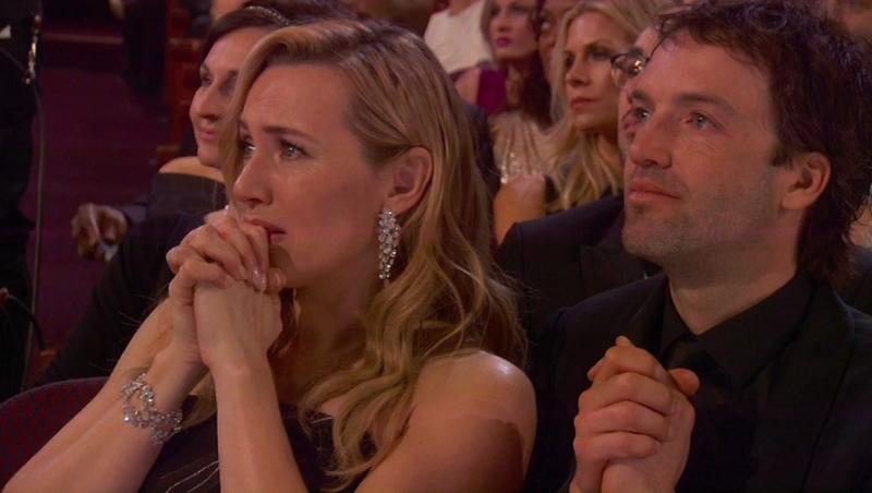 Kate Winslet în lacrimi atunci când Leonardo DiCaprio primește Oscarul