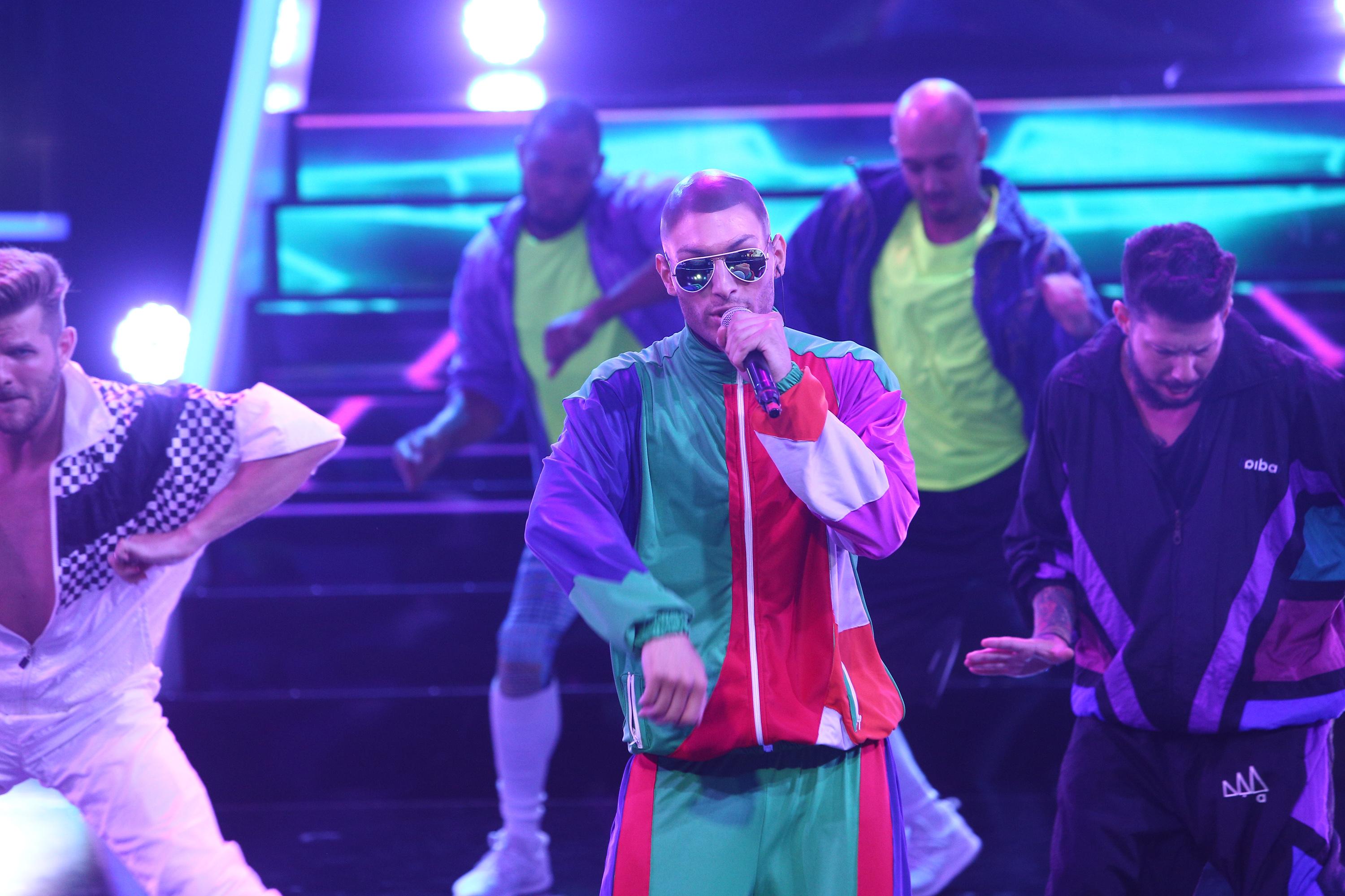 Toto Dumitrescu se transformă &icirc;n J Balvin la Te cunosc de undeva!. Artistul a avut o partitură grea