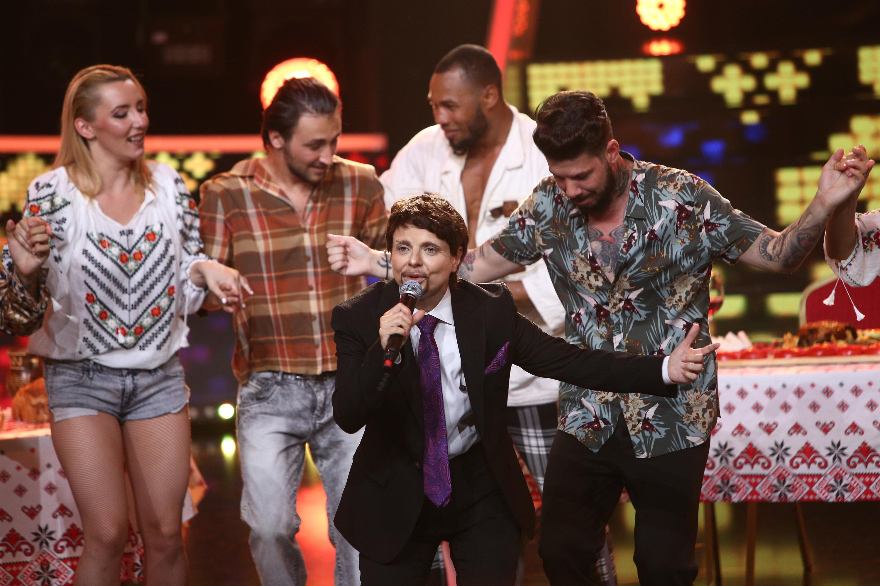 Jojo se transformă &icirc;n Nicu Paleru la Te cunosc de undeva!. Artista a adus distracția &icirc;n platou