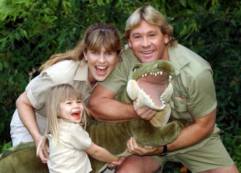 Primele poze cu burtica de gravidă a lui Bindi Irwin, fiica Vânătorului de Crocodili. E însarcinată la 22 de ani