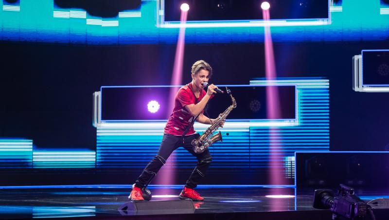 Denis Costea a cântat piesa ”Cruisin' For A Bruisin'” la X-Factor