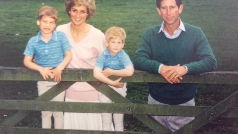Poze rare cu Prințesa Diana la plajă. Cum au surprins-o paparazzi înainte să se stingă din viață