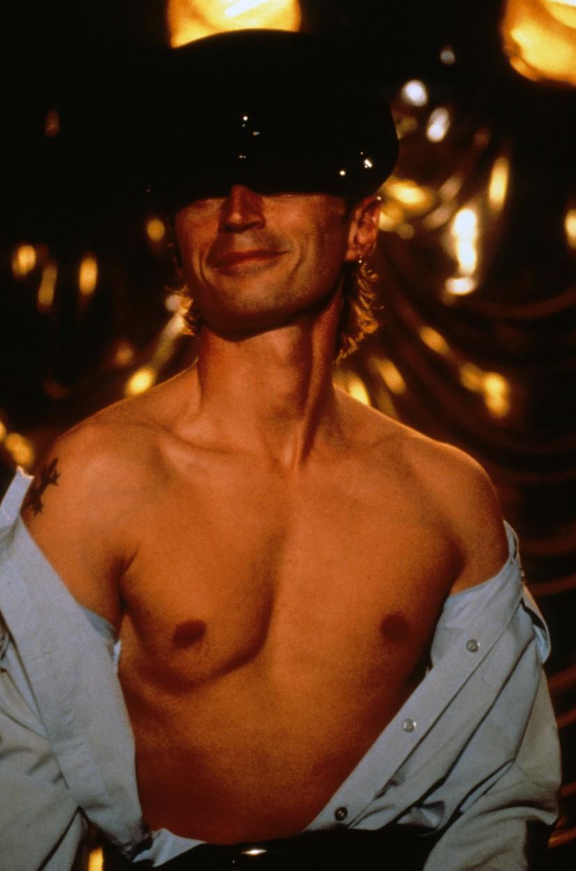 Robert Carlyle în ''The Full Monty''