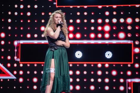 Ioana Ilincescu, "raza de soare" a strălucit pe scena X Factor. Are multe în comun cu Ștefan Bănică