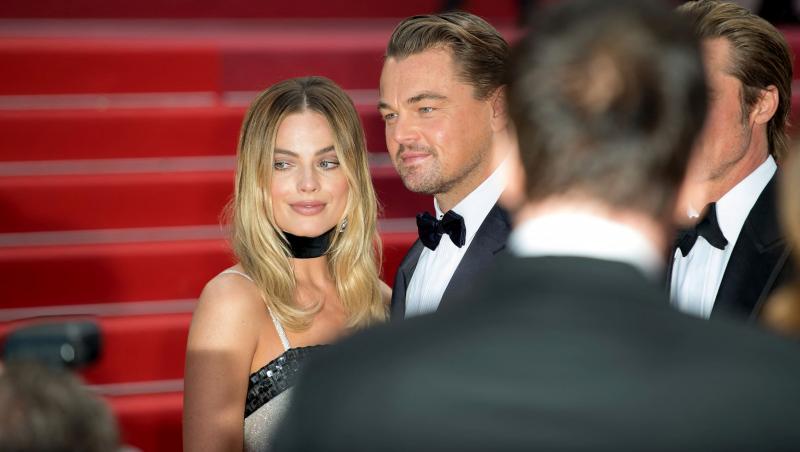 Margot Robbie și Leonardo DiCaprio