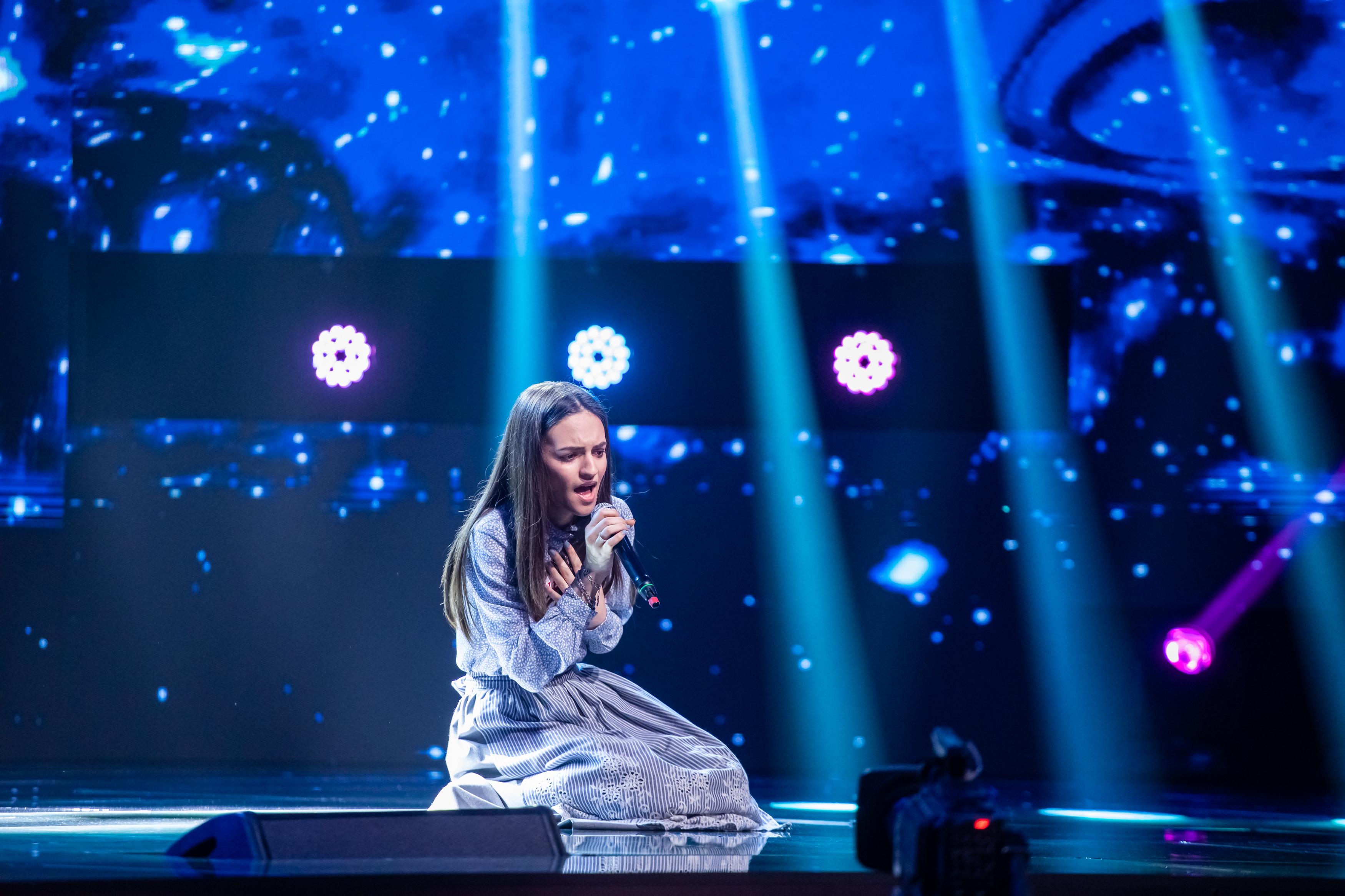 Andrada Maria Ghiduruș, prestație pe scena X Factor, ediția 8