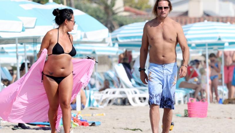 Josh Holloway, actorul din ''Lost'', la plajă alături de soția sa