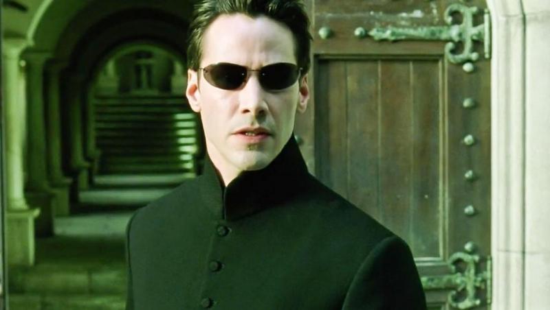 Keanu Reeves, în rolul lui Neo din trilogia "Matrix"