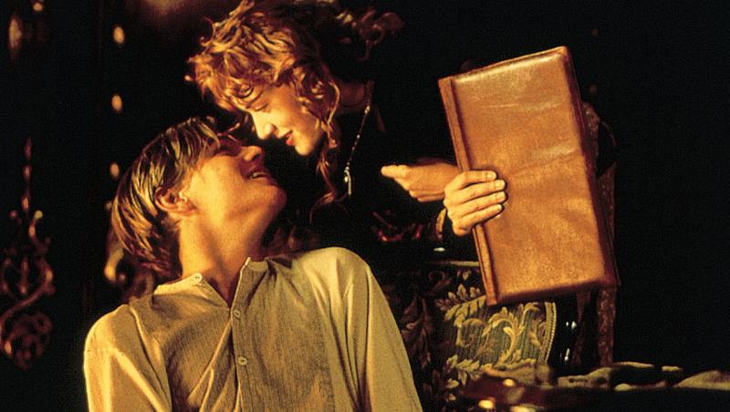 Jack (Leonardo DiCaprio) și Rose (Kate Winslet) în Titanic