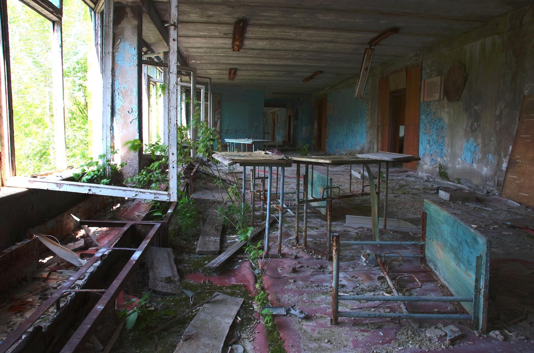 sala de clasa dintr-o scoala abandonata din cernobil