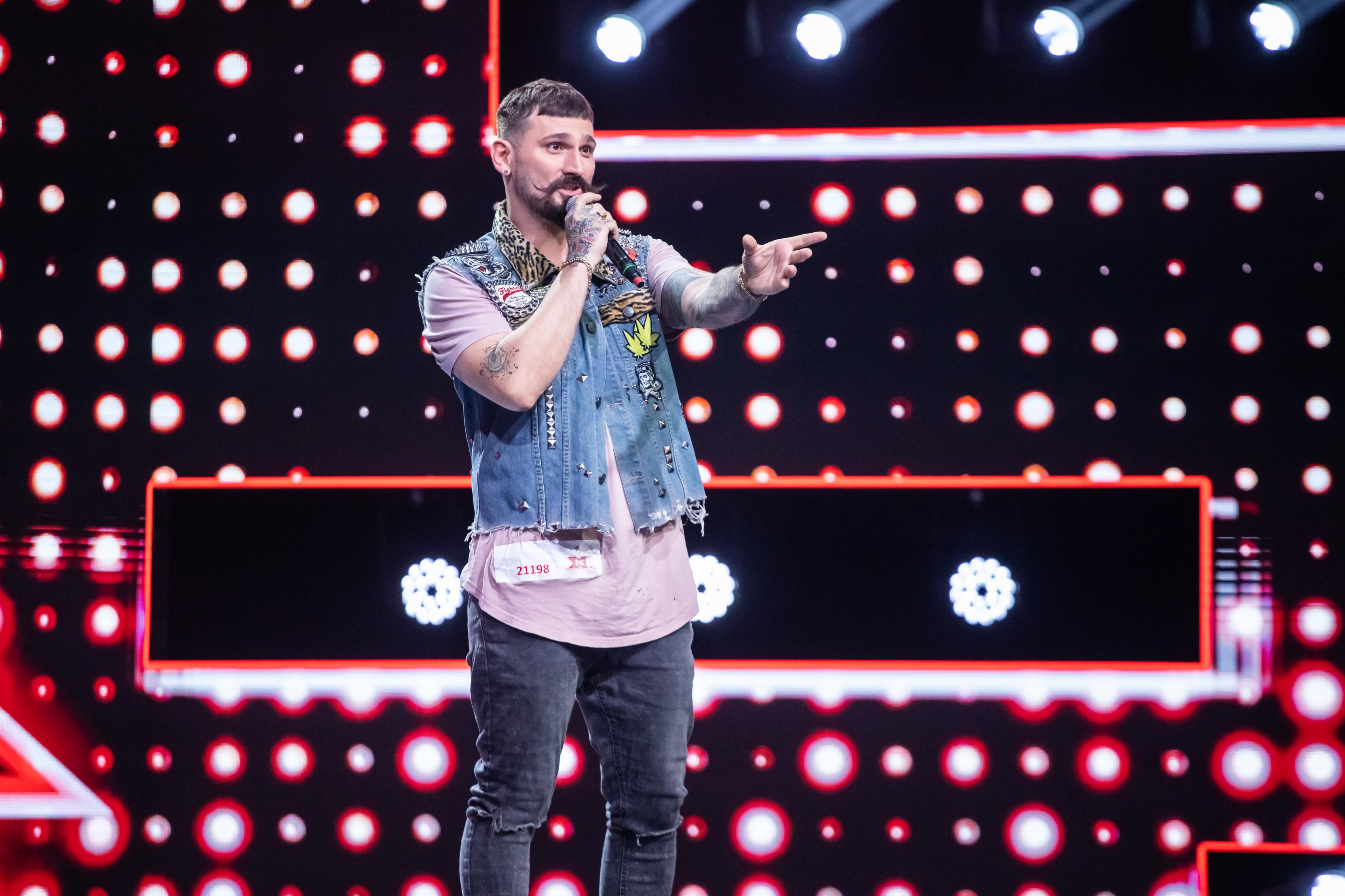 Chriss Casper, pe scena X Factor cu piesa “Lil Paris”: Show total pentru jurații care s-au simțit ca la concert