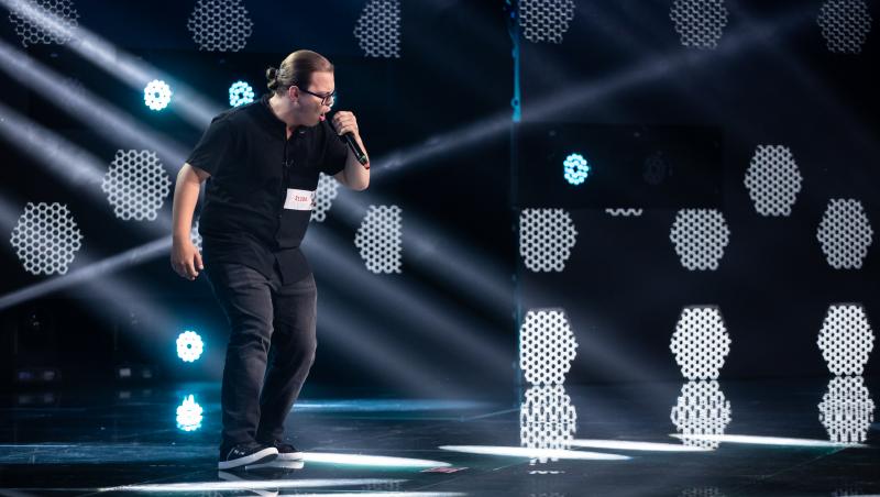 Bogdan Mureșan, pe scena X Factor cu piesa “Collapse”. Jurații au rămas uimiți