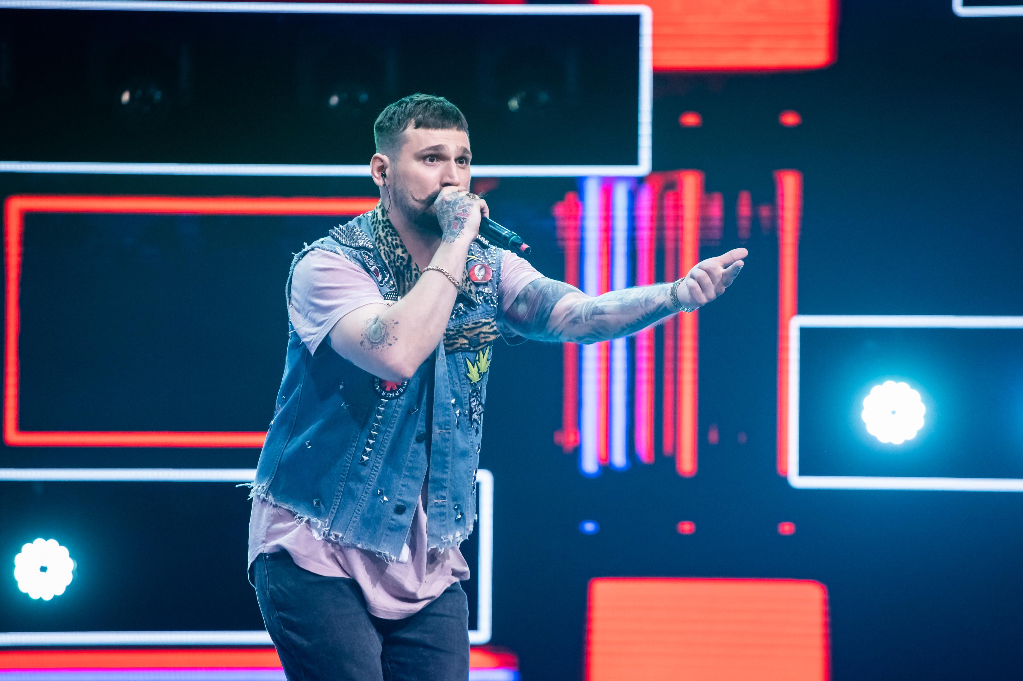 chriss casper pe scena x factor