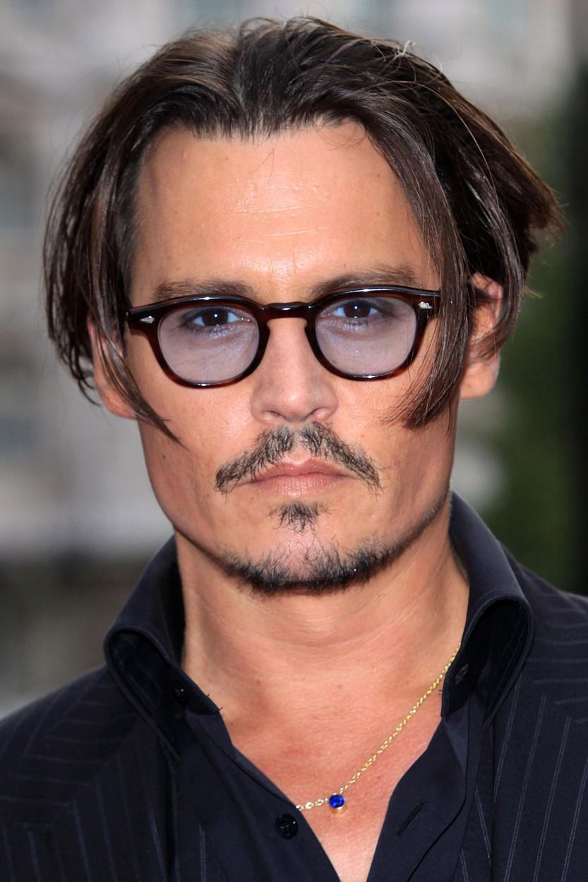 De ce a fost dat afară Johnny Depp din Fantastic Beasts 3