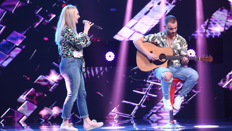 În a zecea ediție din sezonul 9 "X Factor", Oana și George Indru au cântat piesa "Give In To Me"