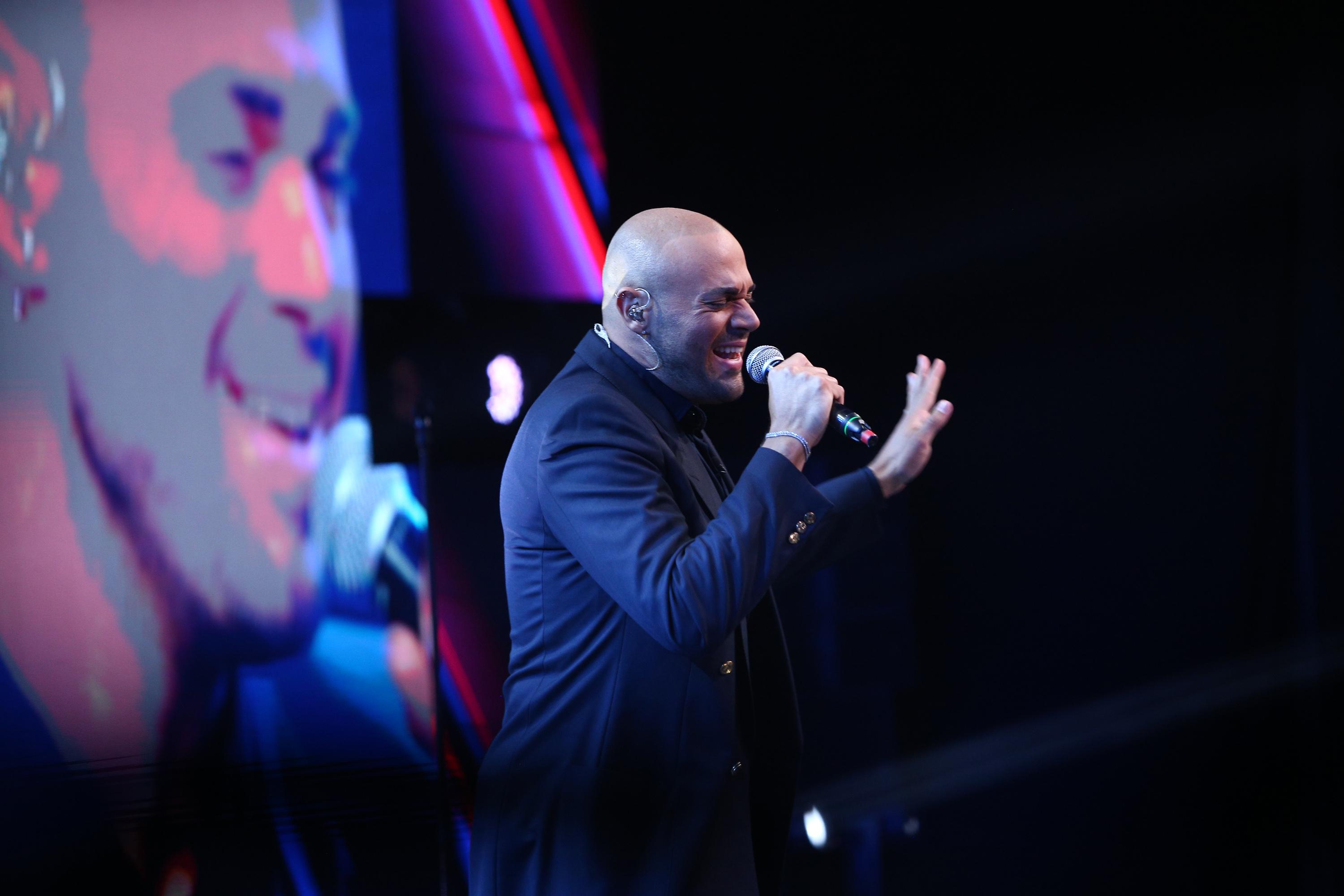 În a zecea ediție din sezonul 9 "X Factor", Mattia Pedretti a cântat piesa "Don't Stop ‘til You Get Enough".