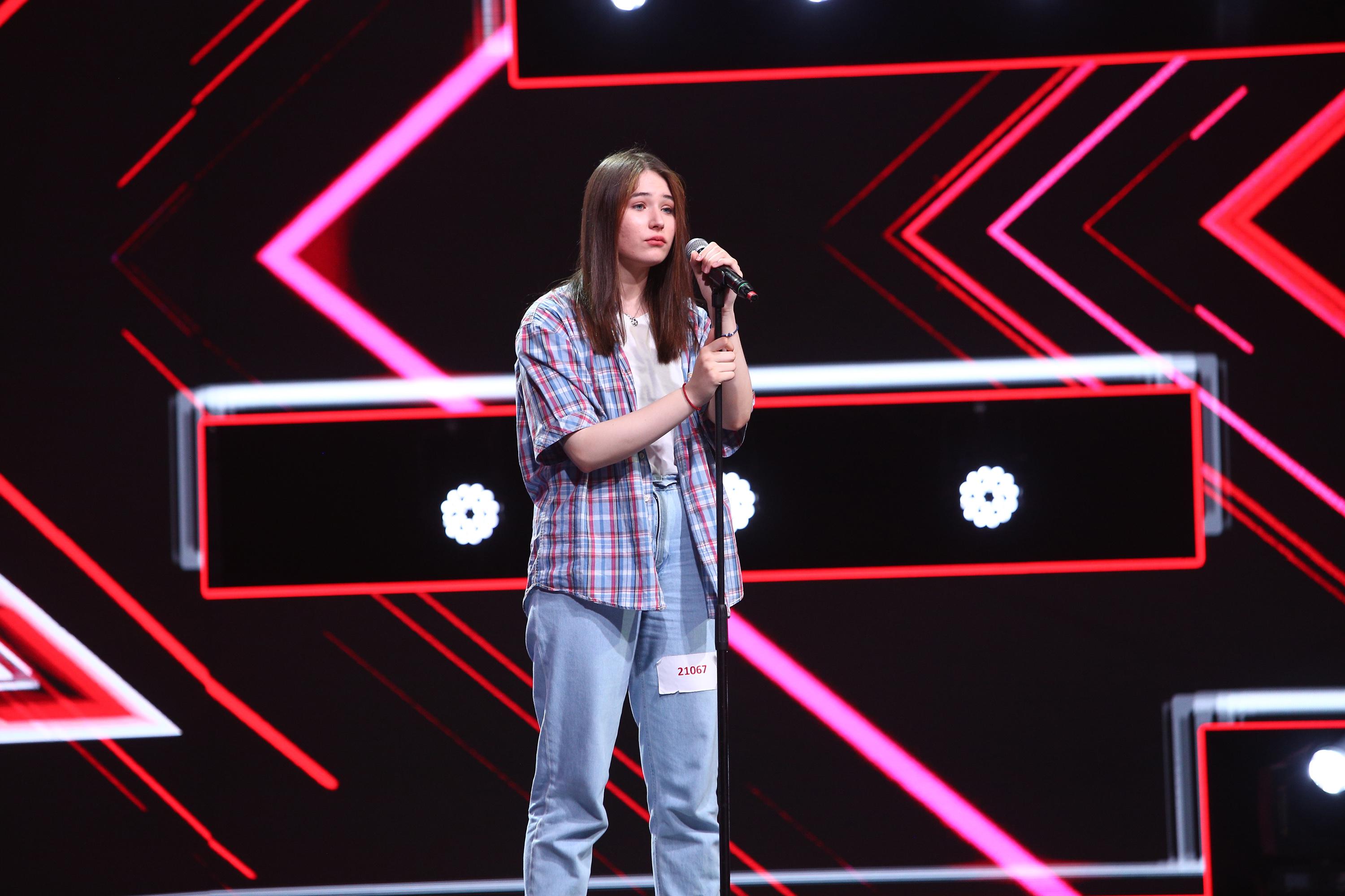 În cea de-a unsprezecea ediţie al sezonul 9 "X Factor", Zorana Samson a cântat piesa "Toxic".