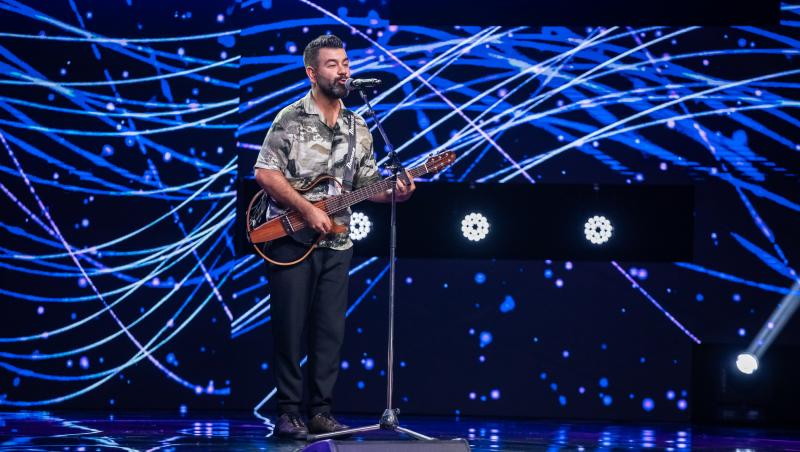 Mehmet Dural are 33 de ani, este din Turcia și de profesie este muzician.